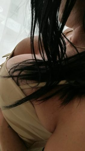 Türk Escort'unun Göz Alıcı Kızı: Güzel, Karizmatik ve Deneyimli
