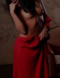 Türk Escort Sıla: Size Özgü Üzengilere Sürükleyen Çarpıcı Güzellik